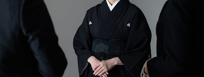 三回忌の適切な服装とは?男女別・季節別の選び方ガイド