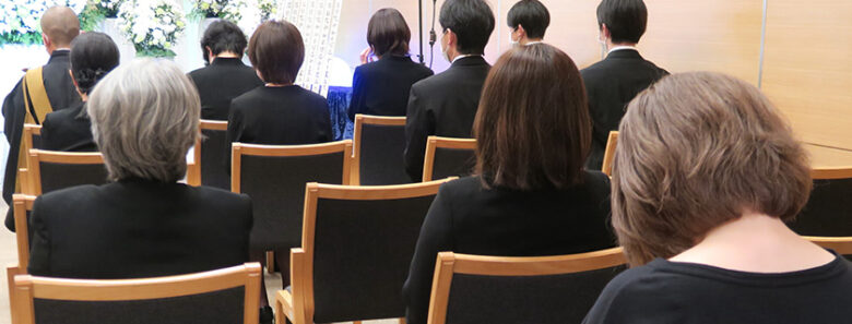 家族葬での振る舞い：正しい参列マナーを学ぼう